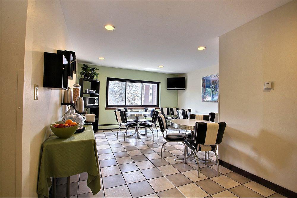 Best Western Plus Milwaukee West Restaurante foto